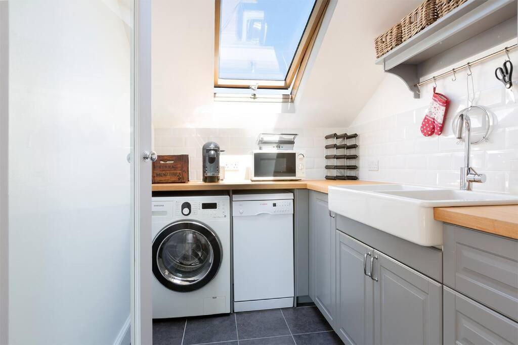 Spacious 3 Bedroom Flat With Terrace ลอนดอน ภายนอก รูปภาพ