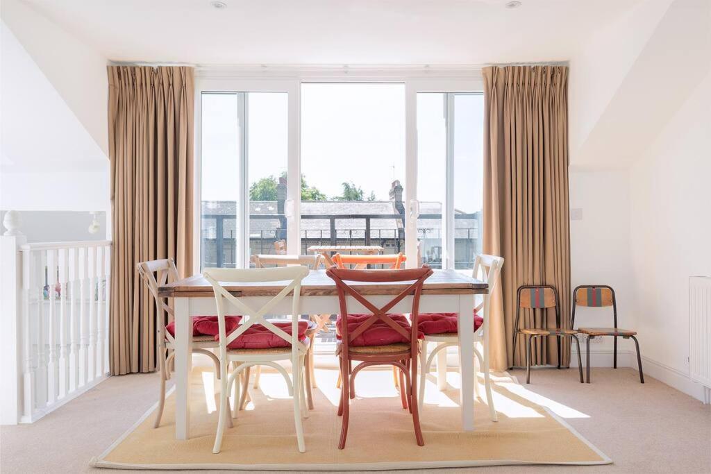 Spacious 3 Bedroom Flat With Terrace ลอนดอน ภายนอก รูปภาพ